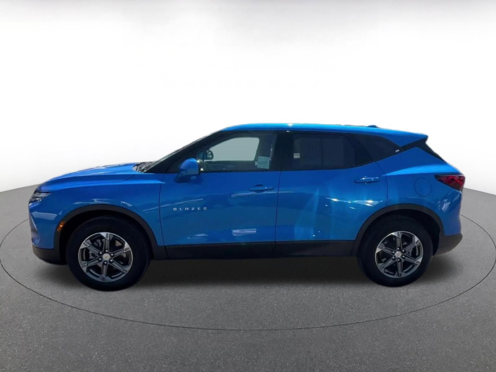 Used 2025 Chevrolet Blazer LT image 9