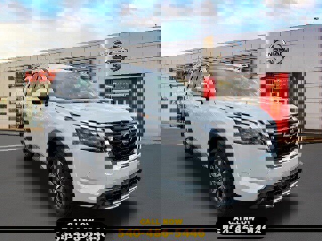 New 2025 Nissan Pathfinder SL