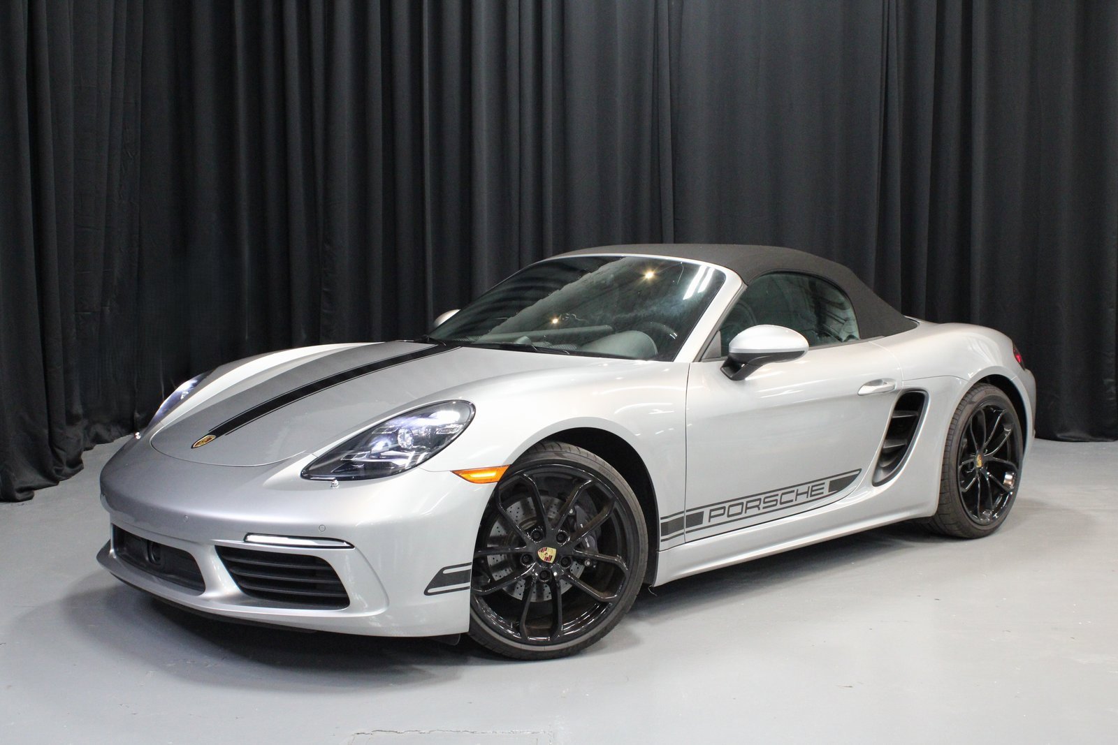 Used 2024 Porsche 718 Boxster image 1