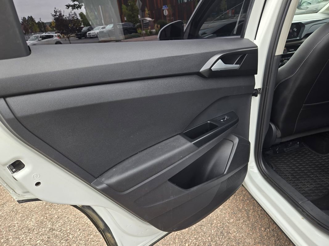 Used 2022 Volkswagen Taos SEL image 17