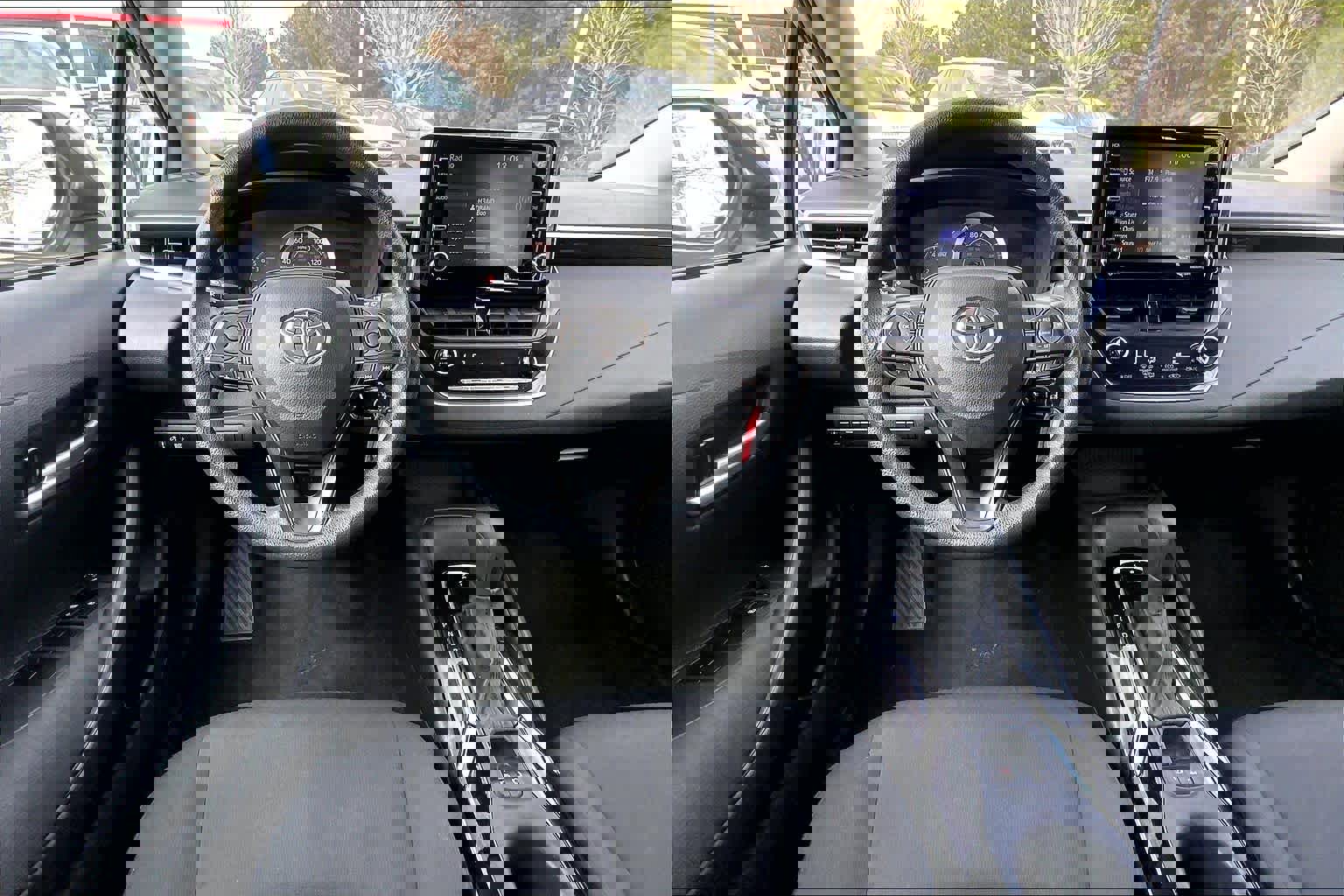 Used 2021 Toyota Corolla LE image 6