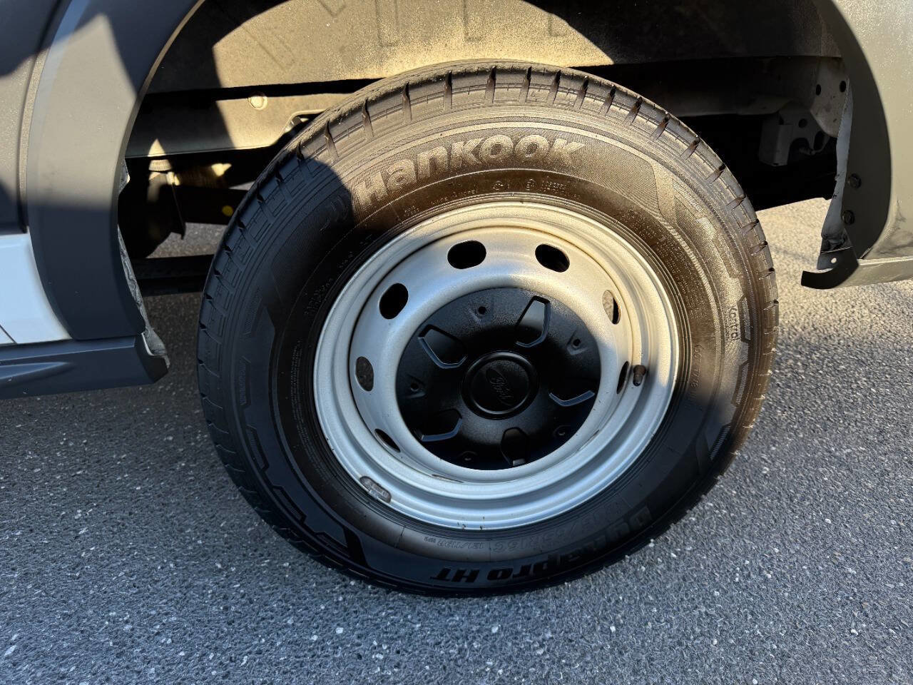 Used 2018 Ford Transit 250 130 Medium Roof image 40