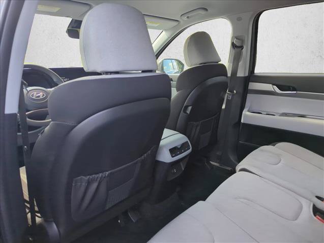 Used 2025 Hyundai Palisade SE FWD image 23