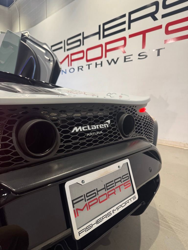 Used 2023 McLaren Artura RWD image 16