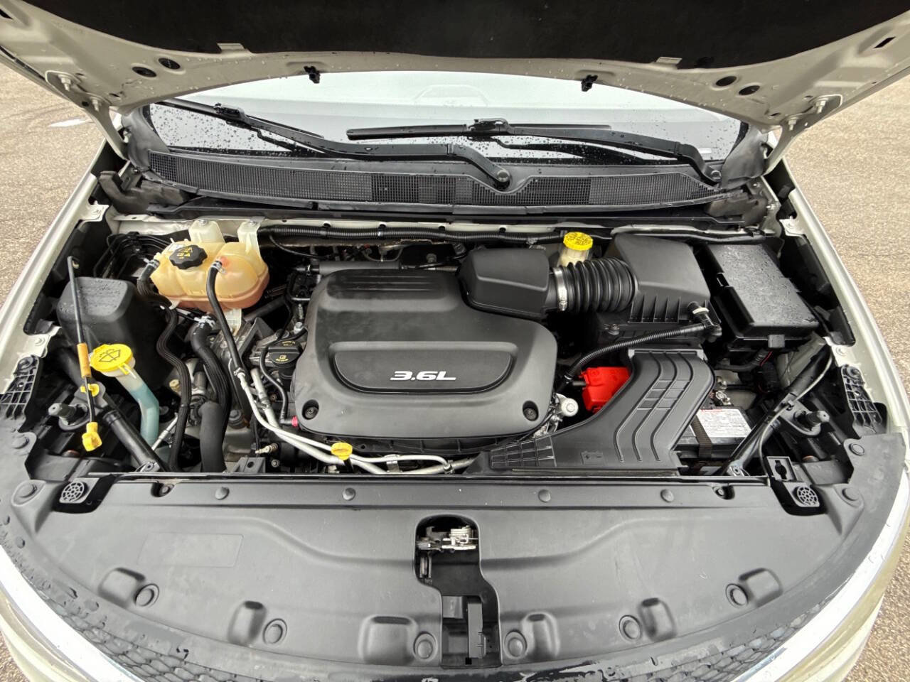 Used 2017 Chrysler Pacifica Touring-L FWD image 38