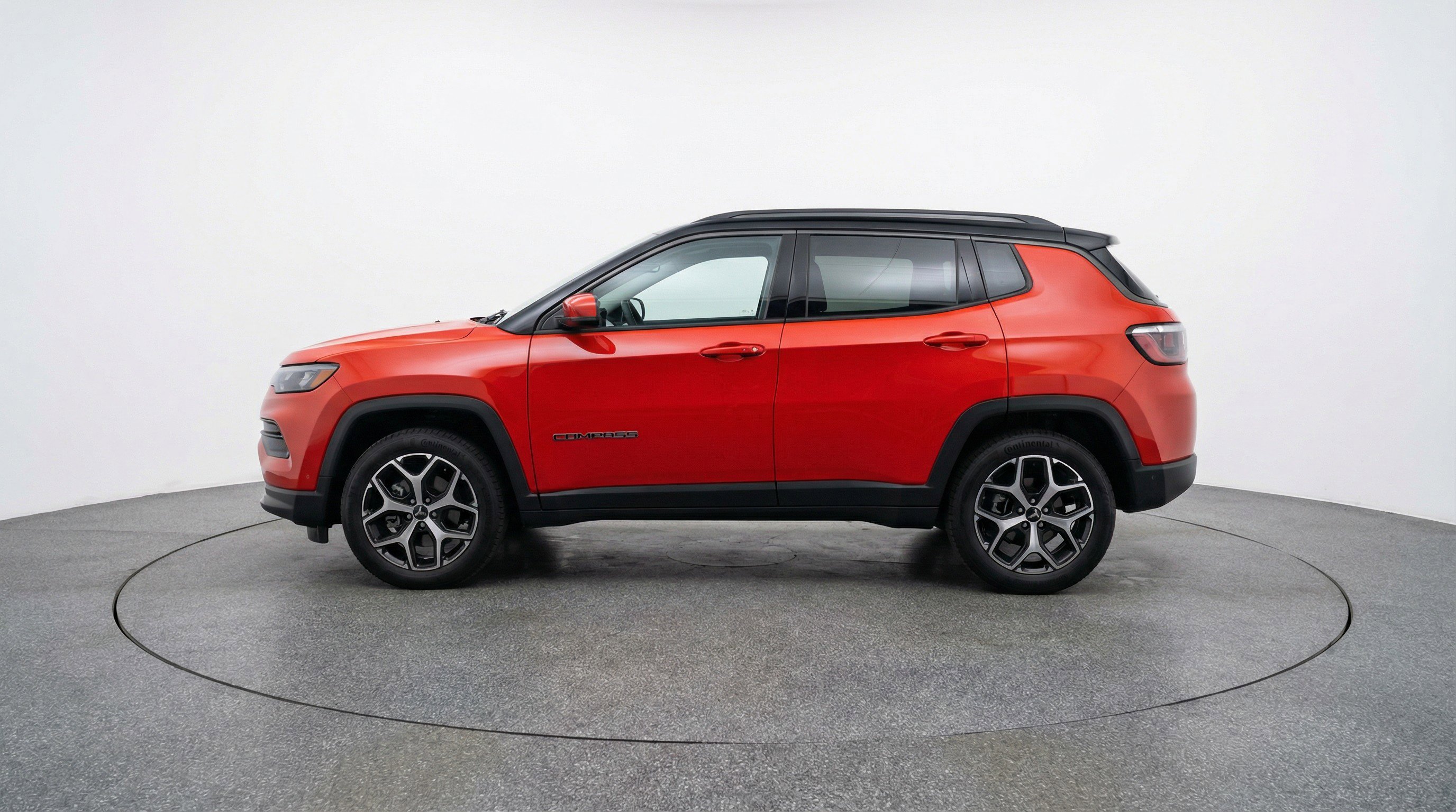Used 2025 Jeep Compass Limited AWD/4WD image 5