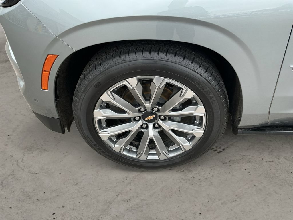 Certified 2025 Chevrolet Tahoe High Country AWD/4WD image 9