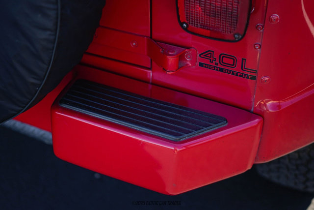 Used 1991 Jeep Wrangler Renegade AWD/4WD image 34