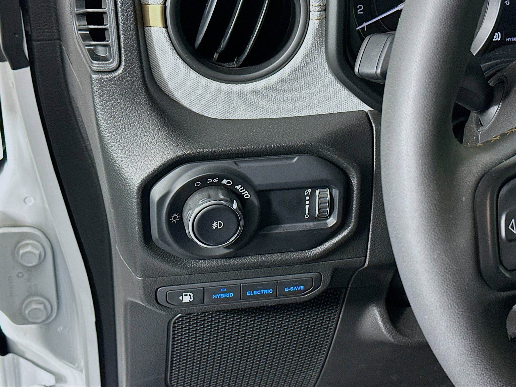 Used 2024 Jeep Wrangler Sport S w/ Convenience Group AWD/4WD image 16