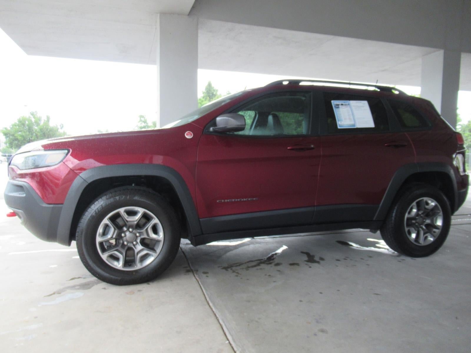 Used 2019 Jeep Cherokee Trailhawk w/ Comfort/Convenience Group AWD/4WD image 4