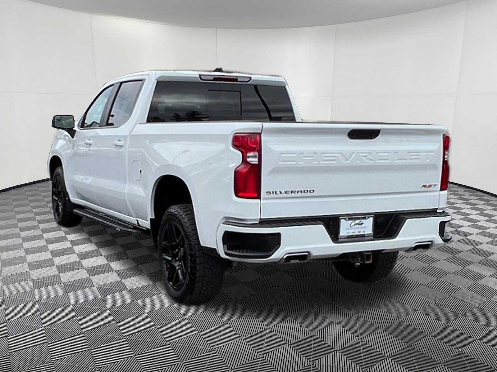 Used 2024 Chevrolet Silverado 1500 RST AWD/4WD image 4