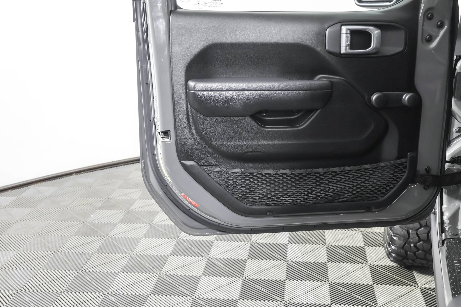 Used 2022 Jeep Wrangler Sport AWD/4WD image 34