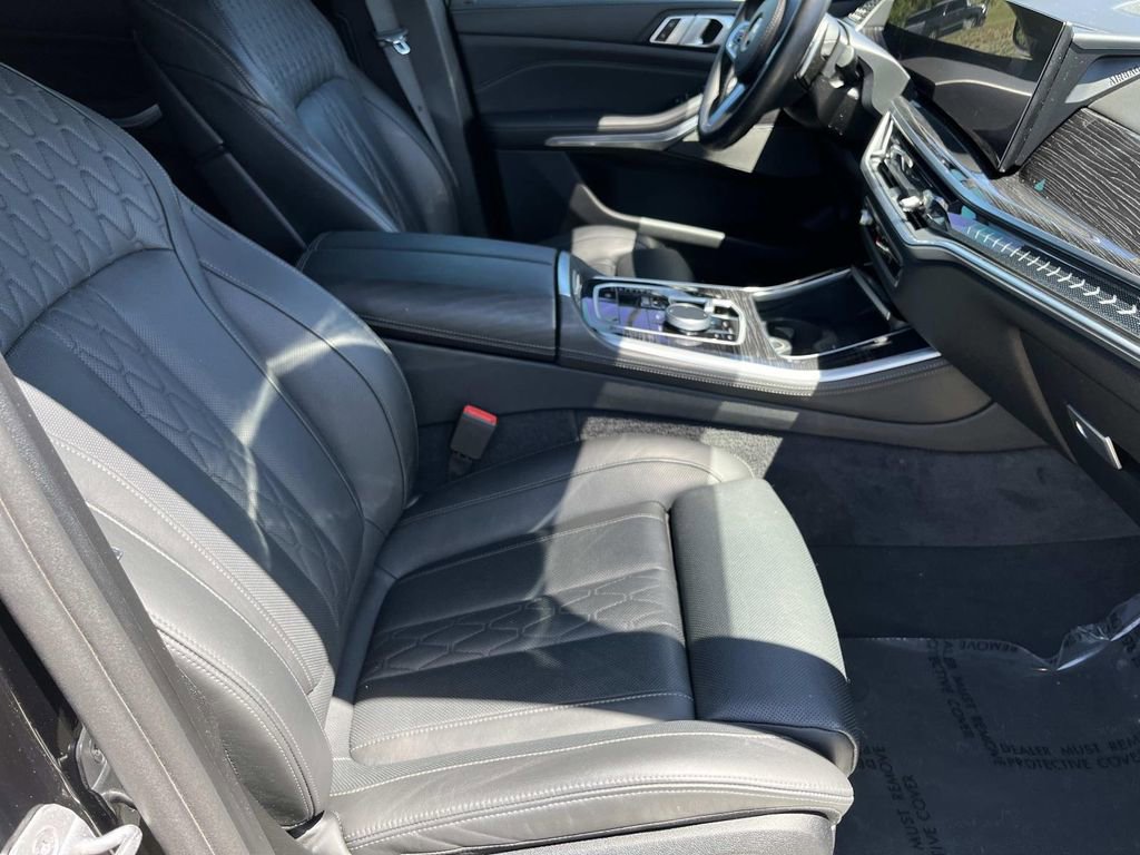 Used 2024 BMW X5 xDrive40i w/ M Sport Package AWD/4WD image 23