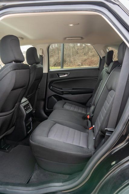 Used 2022 Ford Edge SE image 12
