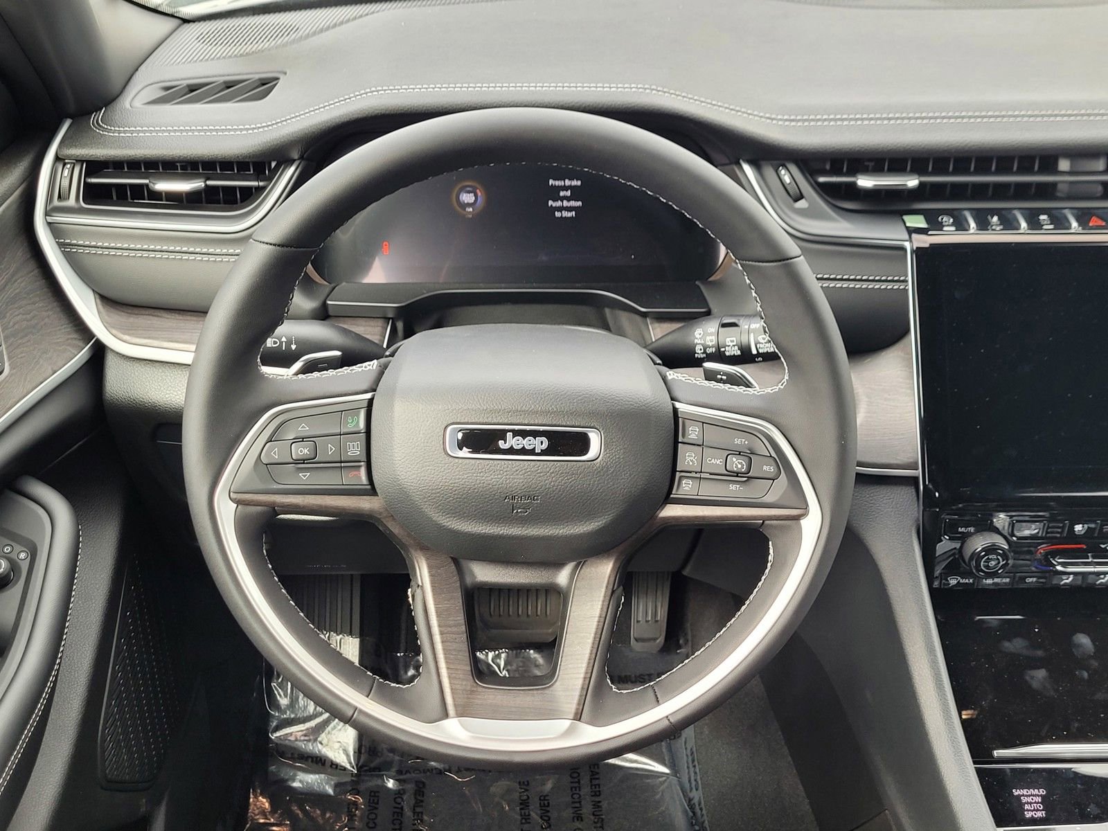 New 2025 Jeep Grand Cherokee L Limited w/ Luxury Tech Group II image 10