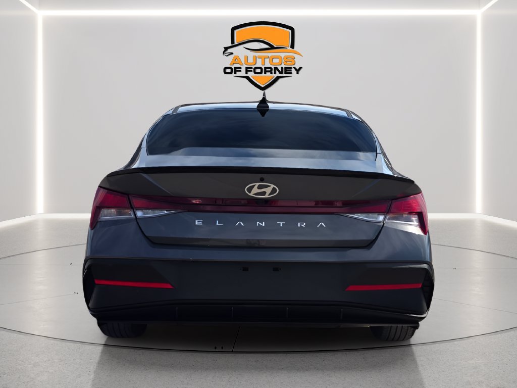 Used 2026 Hyundai Elantra Sport FWD image 5
