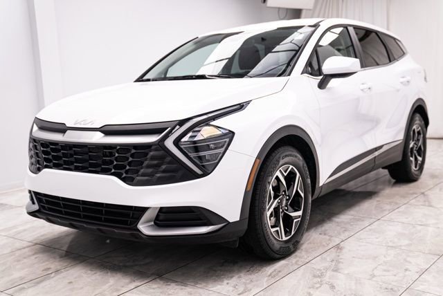Used 2025 Kia Sportage LX image 6