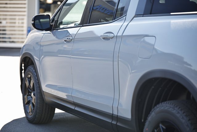 New 2026 Honda Ridgeline Black Edition image 11