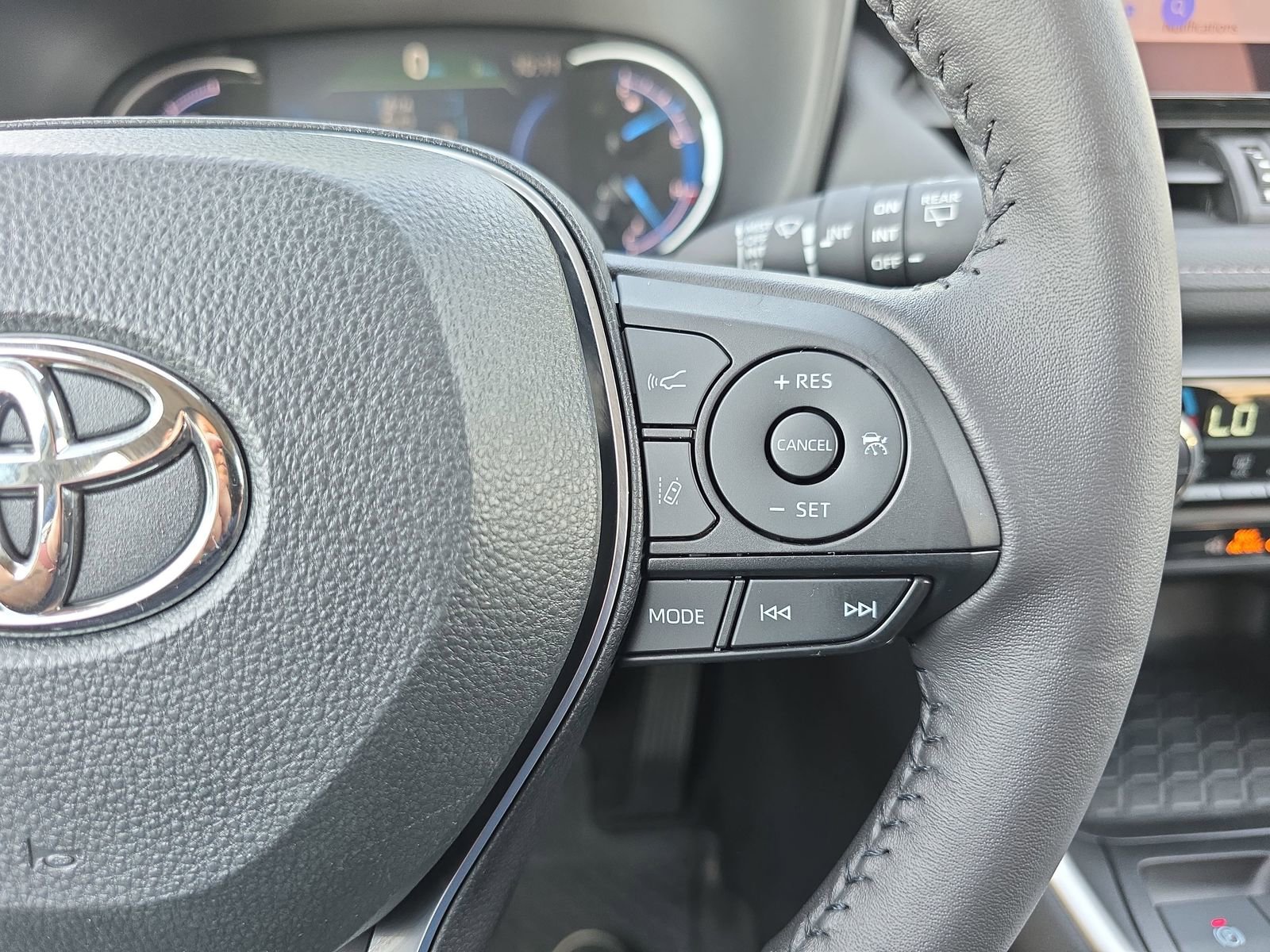 Used 2024 Toyota RAV4 XLE Premium image 18