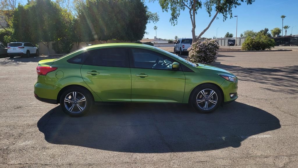 Used 2018 Ford Focus SE w/ SE Appearance Package image 10