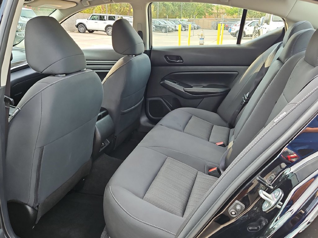 Used 2025 Nissan Altima 2.5 SV FWD image 28
