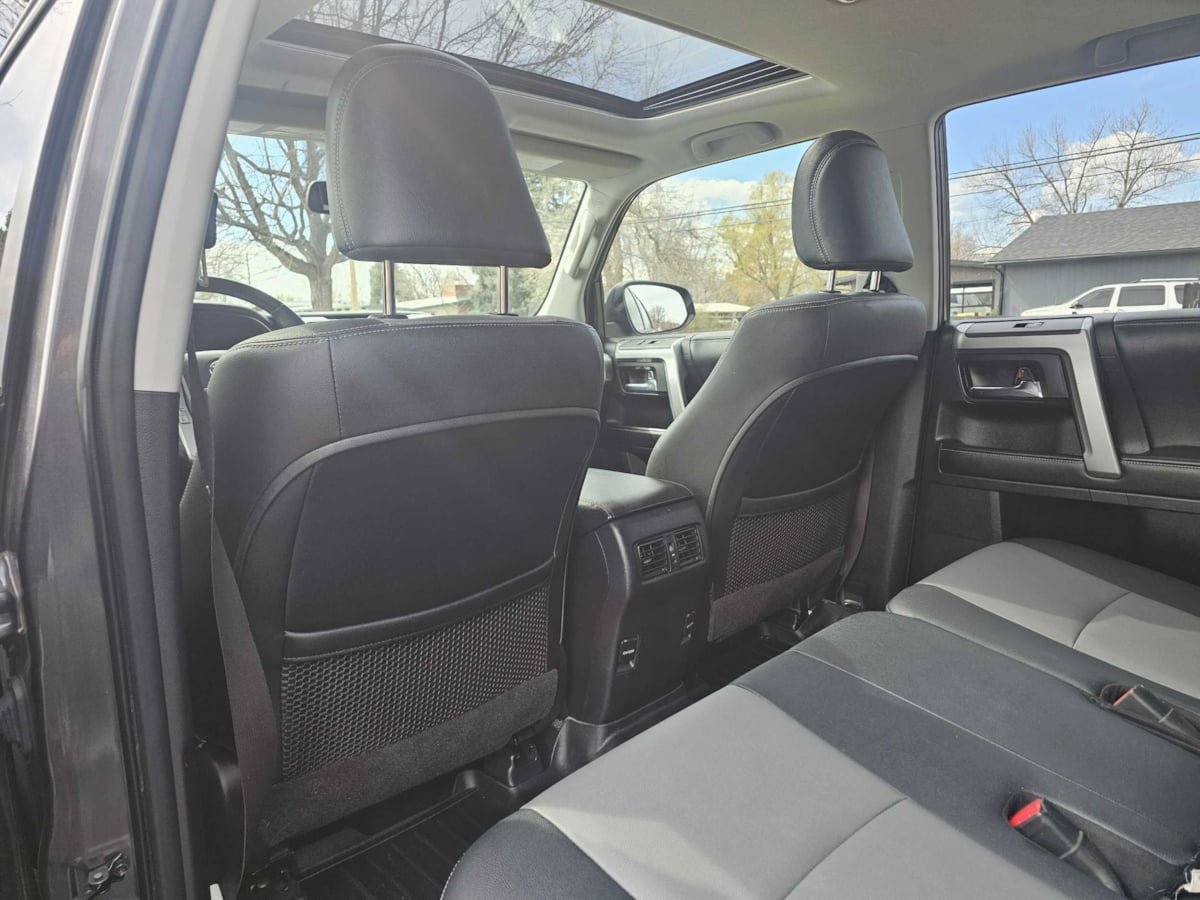 Used 2016 Toyota 4Runner SR5 Premium RWD image 26