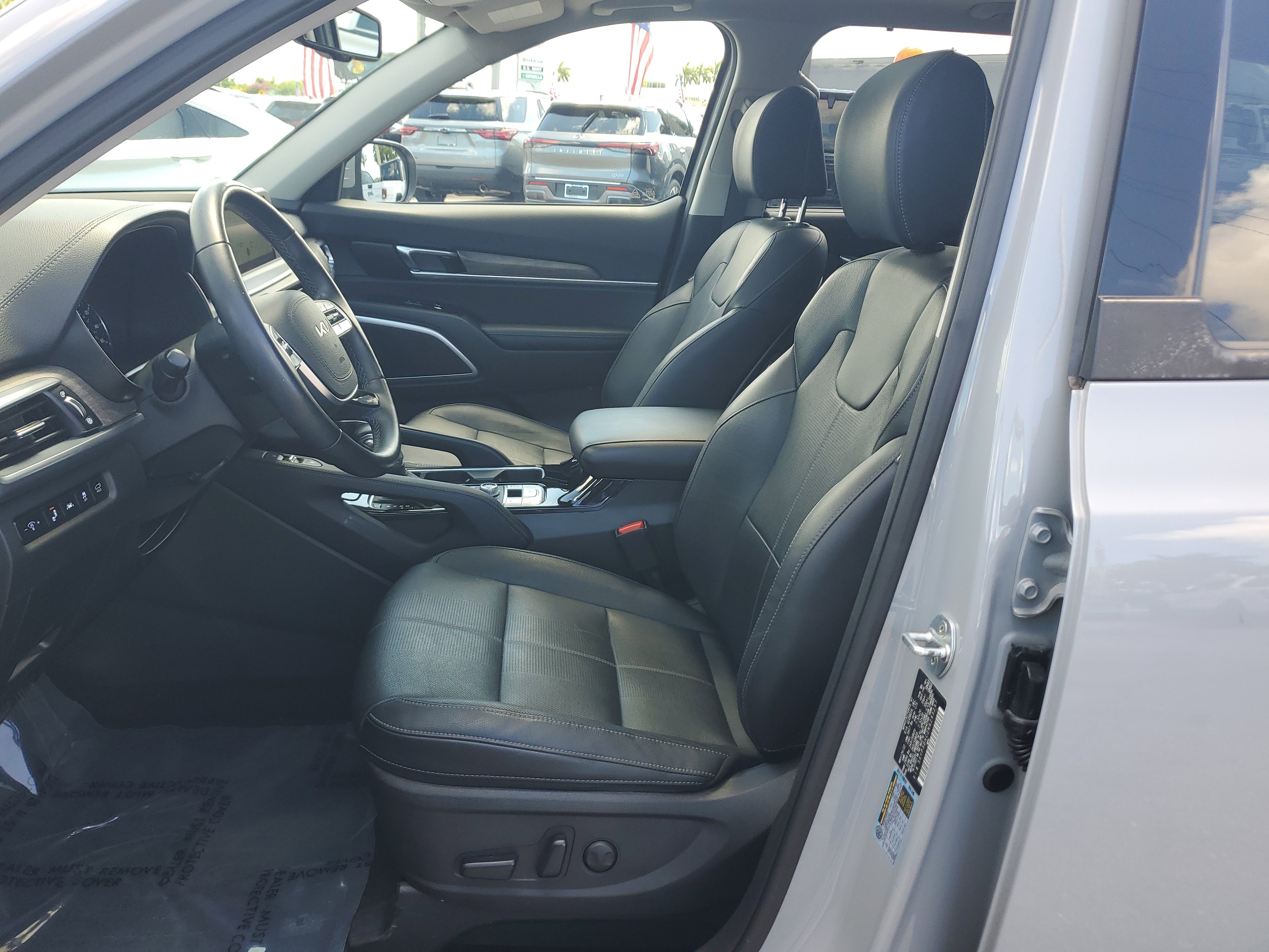 Used 2022 Kia Telluride EX w/ EX Premium Package image 13