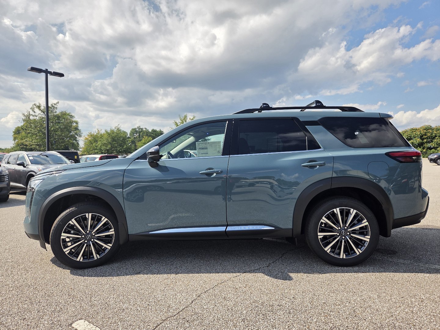 New 2026 Nissan Pathfinder Platinum AWD/4WD image 17