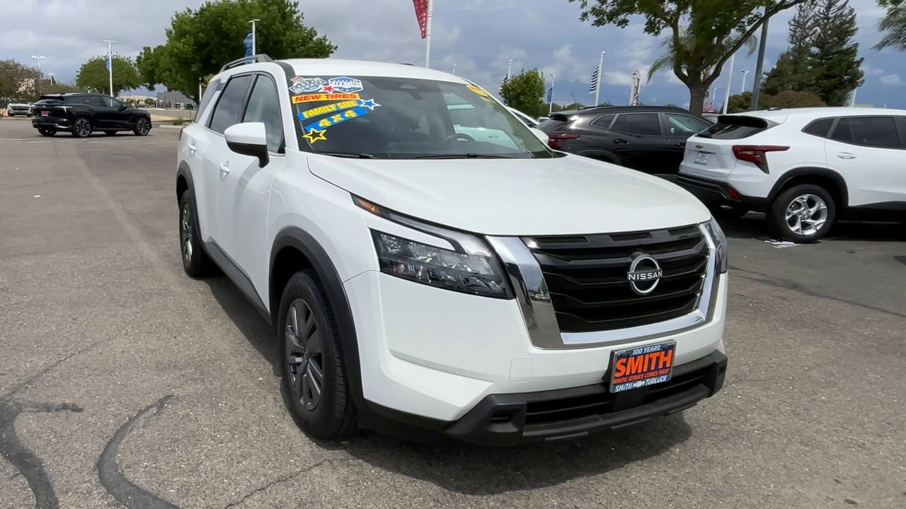 Used 2025 Nissan Pathfinder SV AWD/4WD video 1