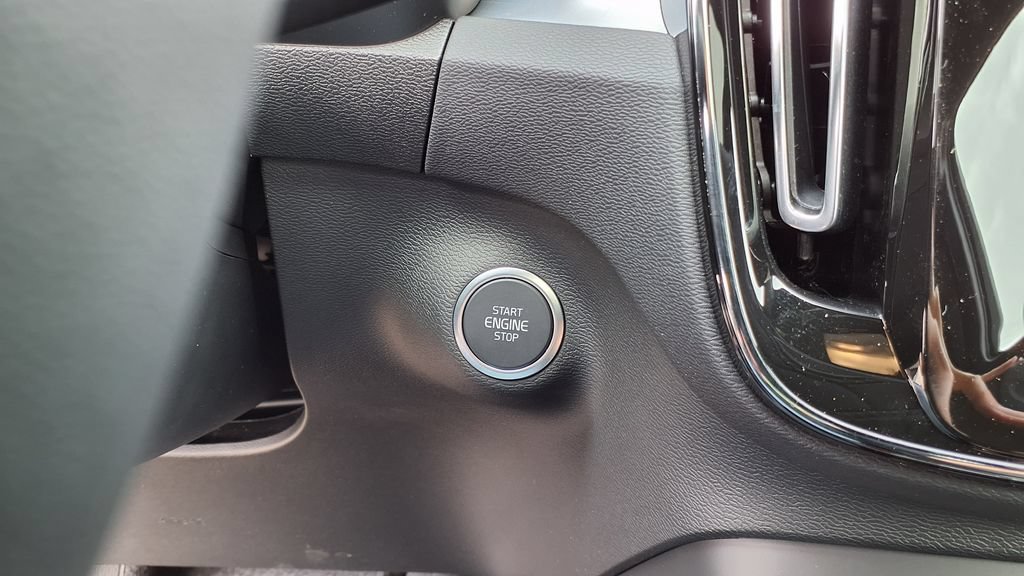 New 2026 Volvo XC40 B5 Ultra w/ Protection Package Premier AWD/4WD image 25