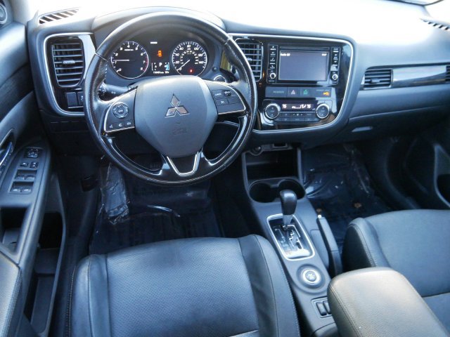 Used 2016 Mitsubishi Outlander SEL AWD/4WD image 12