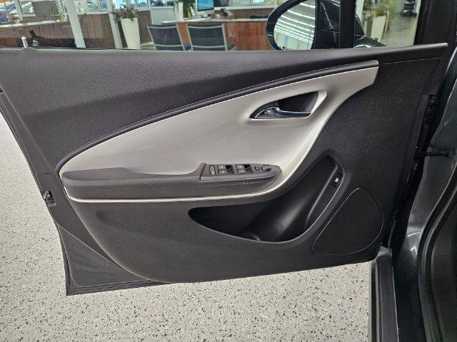 Used 2015 Chevrolet Volt Premium w/ Premium Trim Package FWD image 28