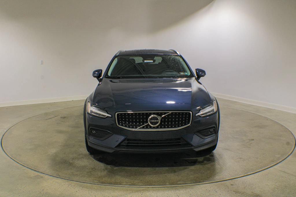 New 2026 Volvo V60 B5 Cross Country Ultra w/ Climate Package AWD/4WD image 8