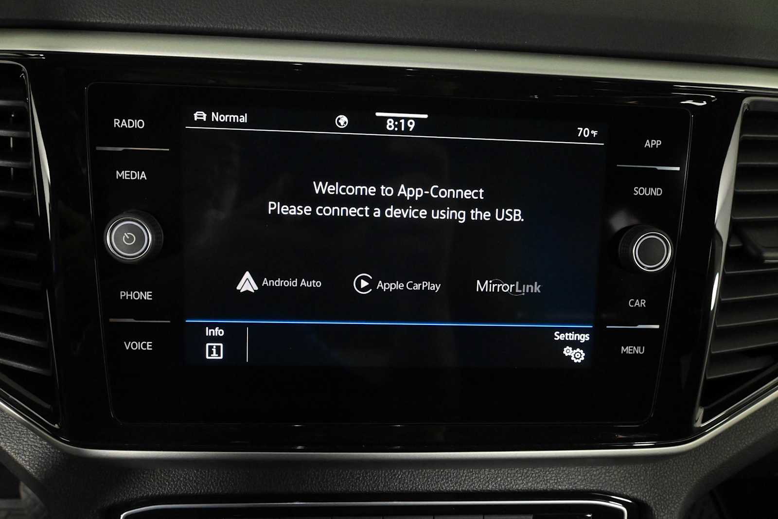Certified 2023 Volkswagen Atlas SE w/ Panoramic Sunroof Package AWD/4WD image 26