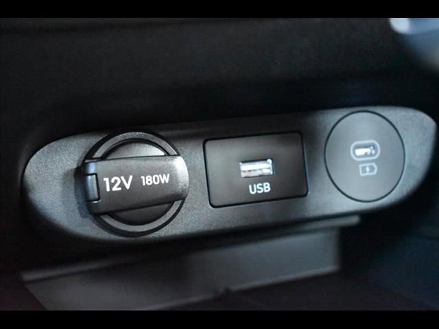 Certified 2025 Hyundai Elantra SEL FWD image 12