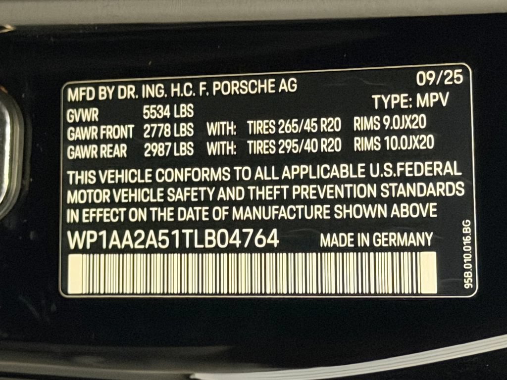 Certified 2026 Porsche Macan AWD/4WD image 26
