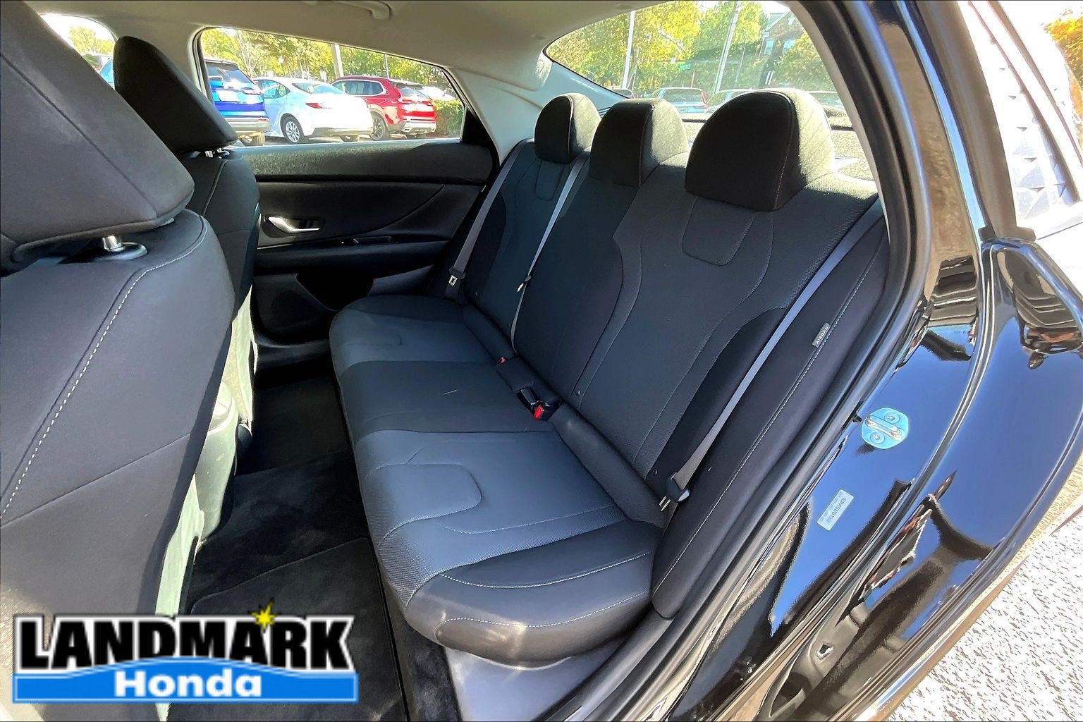 Used 2026 Hyundai Elantra SE FWD image 27