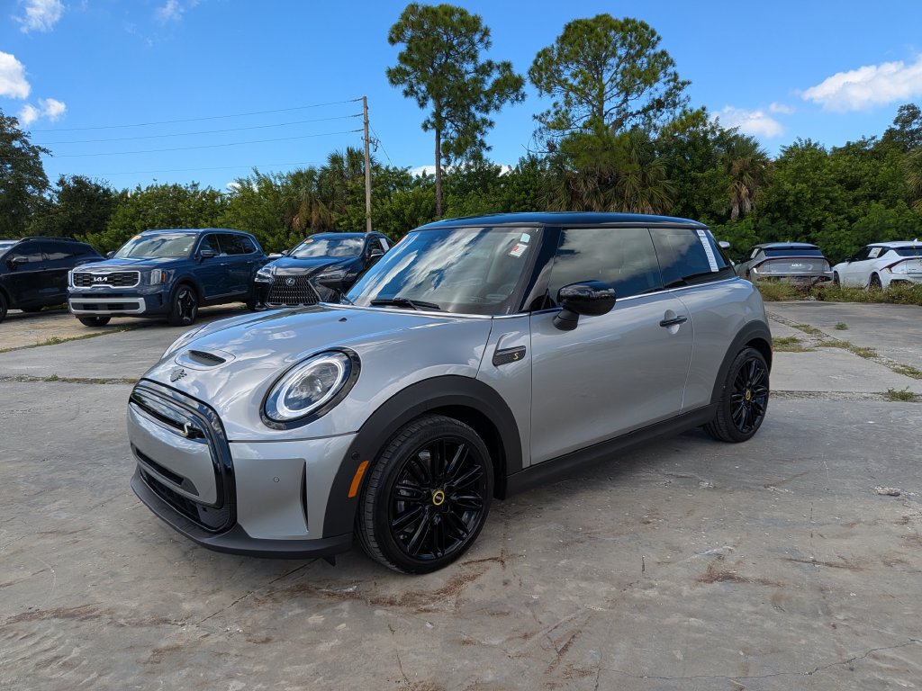 Used 2024 MINI Cooper SE FWD image 4