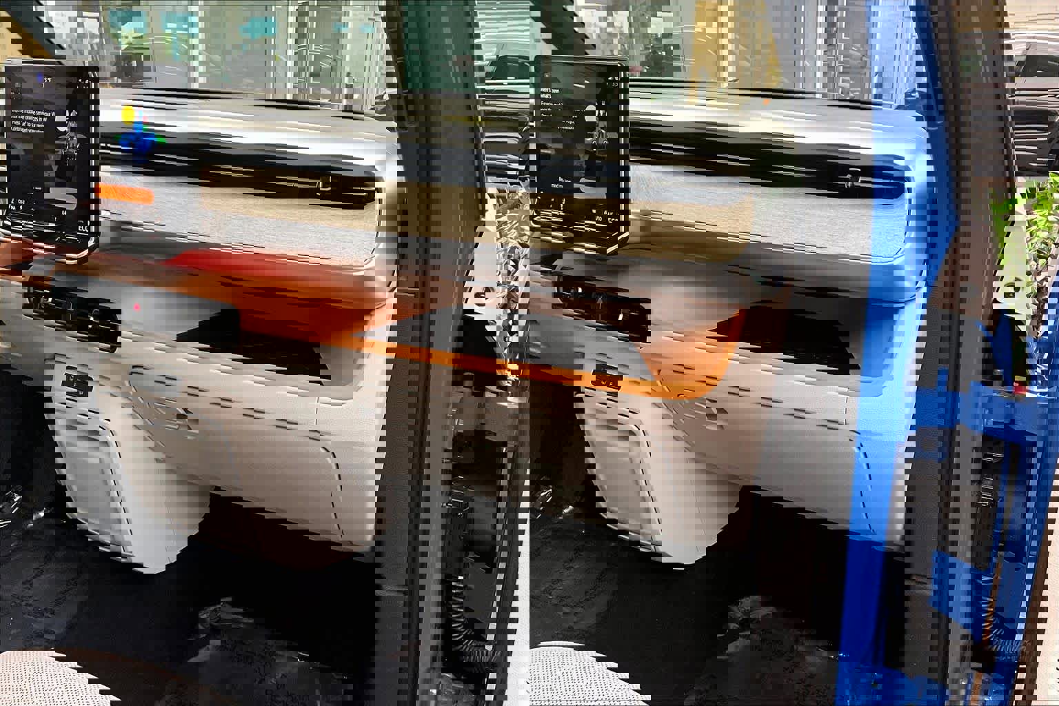 Used 2025 Volkswagen ID. Buzz 1st Edition image 17