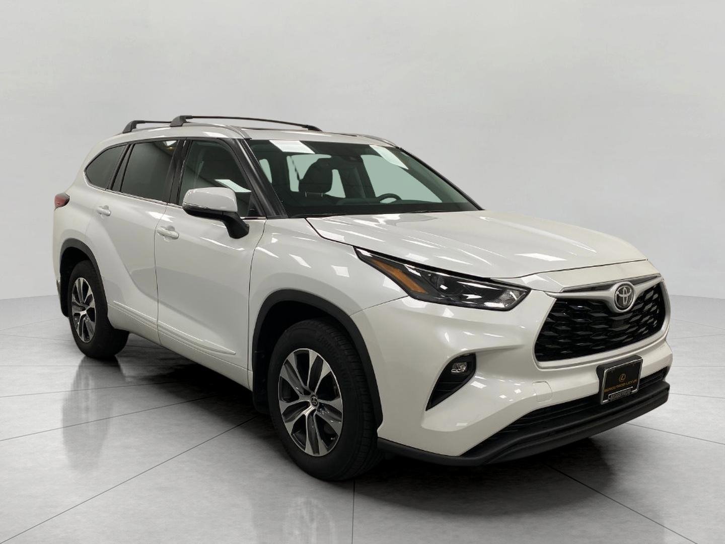 Used 2022 Toyota Highlander XLE