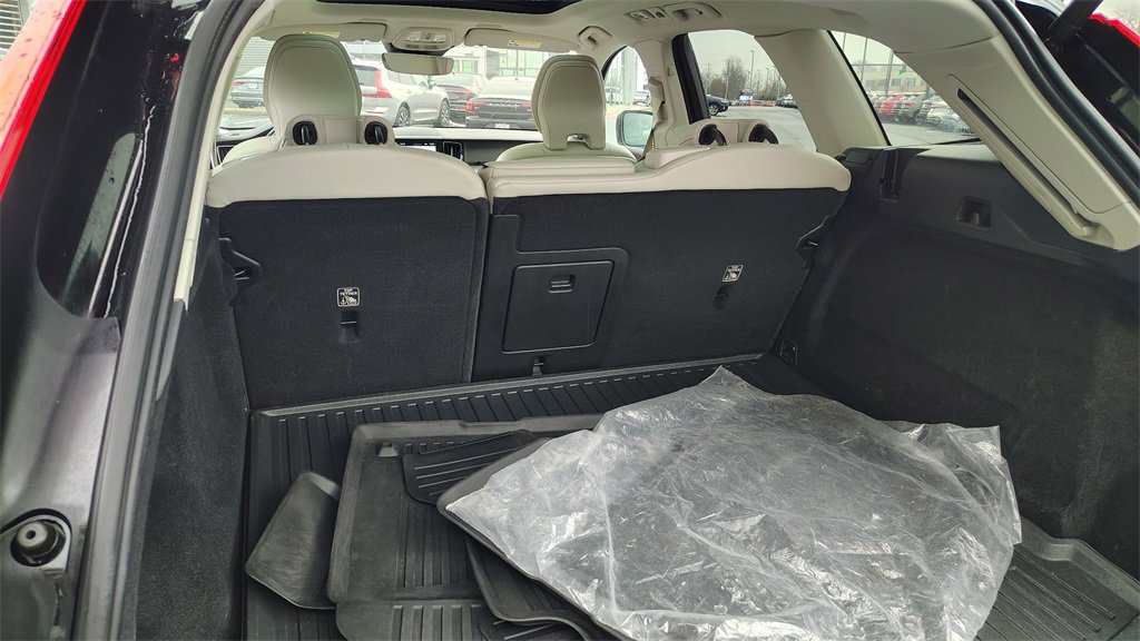 Certified 2023 Volvo XC60 B5 Core w/ Climate Package image 29