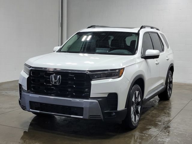 Certified 2026 Honda Pilot Touring image 2