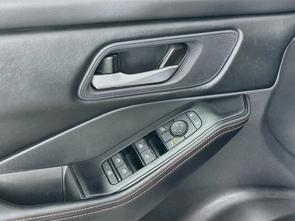 Certified 2025 Nissan Rogue SV AWD/4WD image 24