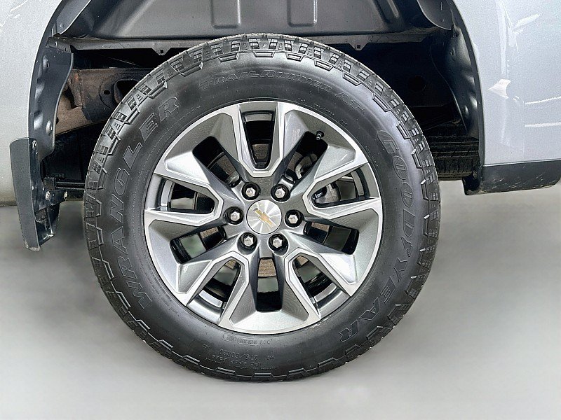 Used 2024 Chevrolet Silverado 1500 LT AWD/4WD image 29