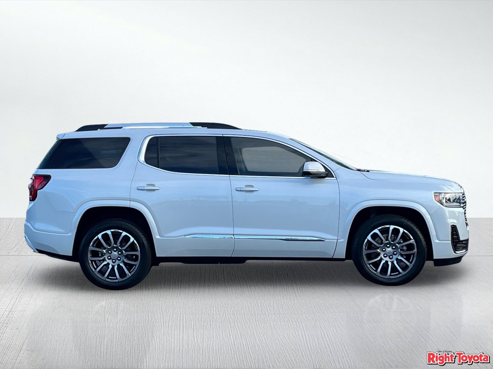 Used 2023 GMC Acadia Denali w/ Denali Ultimate Package FWD image 7