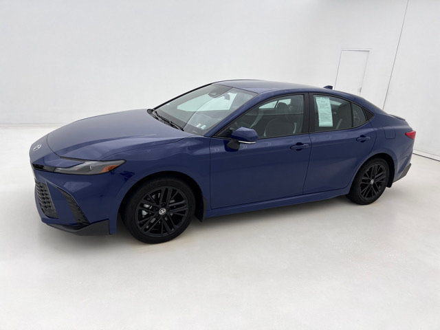 Used 2025 Toyota Camry SE AWD/4WD image 5