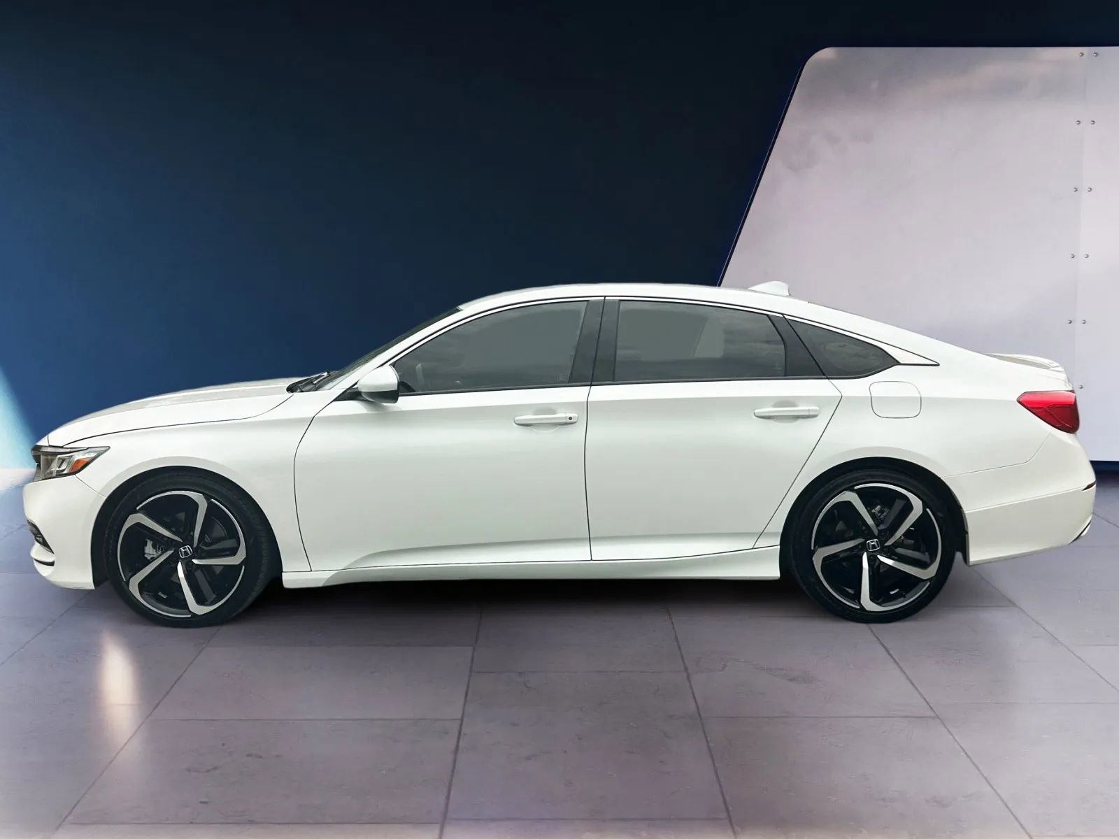 Used 2018 Honda Accord Sport image 2