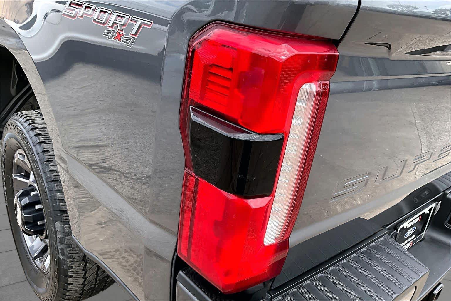 Used 2024 Ford F250 Lariat w/ Lariat Ultimate Package AWD/4WD image 30