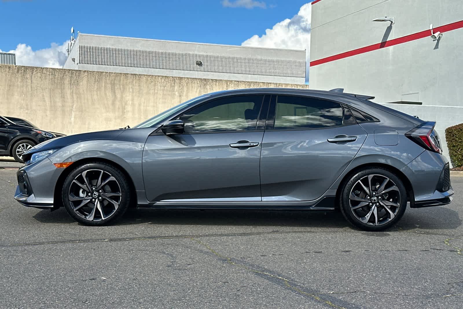 Used 2019 Honda Civic Sport Touring image 9