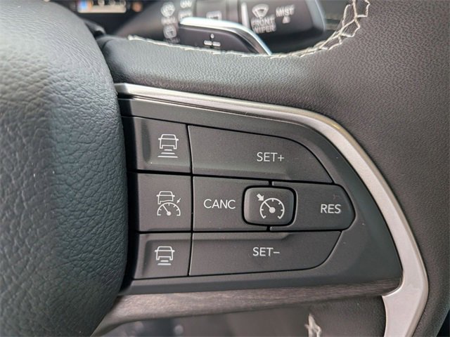 New 2025 Jeep Grand Cherokee Limited w/ Black Appearance Package image 19